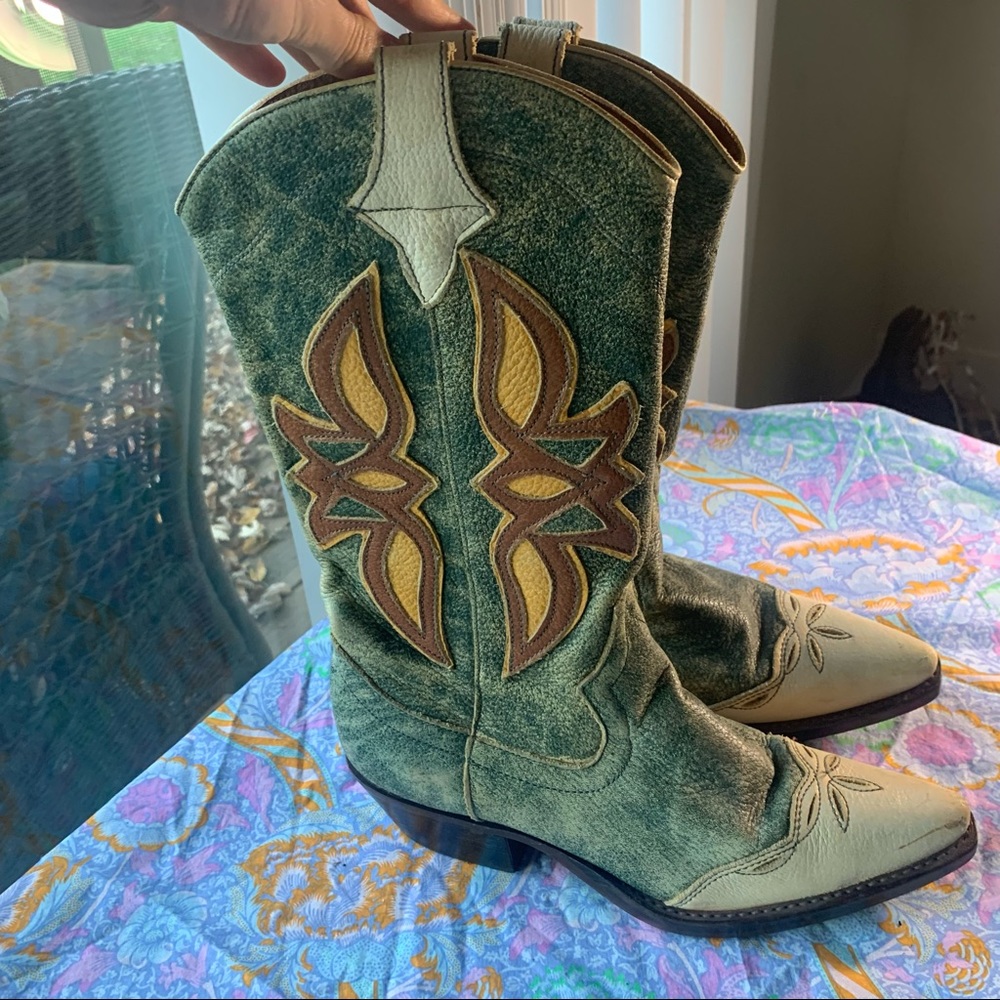 Stunning Baby Blue Cowgirl Boots Gem